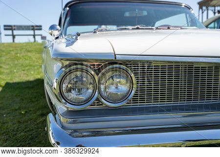 Saint Clair Shores, Michigan / Usa - 09-21-2020: 24Th Annual Waterfront Car Show Presented By The Vi