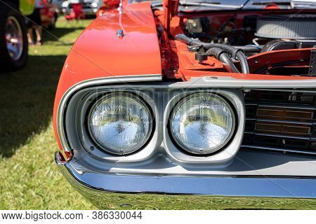 Saint Clair Shores, Michigan / Usa - 09-21-2020: 24Th Annual Waterfront Car Show Presented By The Vi