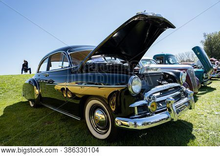 Saint Clair Shores, Michigan / Usa - 09-21-2020: 24Th Annual Waterfront Car Show Presented By The Vi