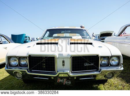 Saint Clair Shores, Michigan / Usa - 09-21-2020: 24Th Annual Waterfront Car Show Presented By The Vi