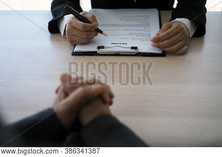 Executives Are Interviewing Candidates. Focusing On Resume Writing Tips, Applicant Qualifications, I