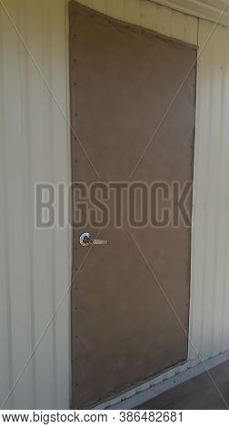 Door Upholstery With Leather And Dermantine For Insulation