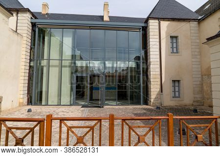 Noirmoutier , Vendee / France - 04 15 2020 : L Hôtel Jacobsen Centre Des Patrimoines Maritimes Means