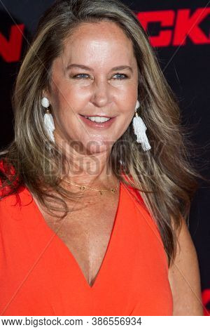 Erin Murphy attends the premiere of 