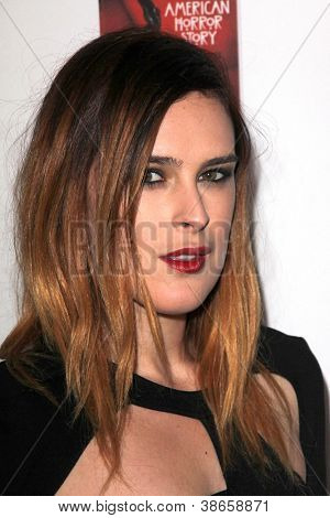 LOS ANGELES - 13 oct: รูเมอร์โฮฟ Willis มาถึงที่ 