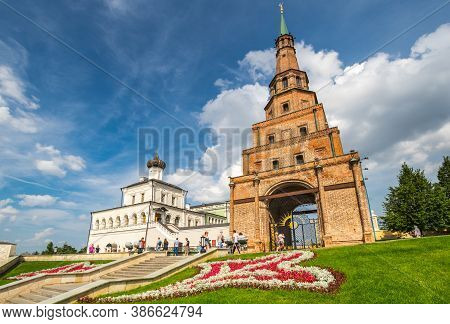 Kazan, Russia - July 15, 2018: Leaning Tower Syuyumbike And Museum Of The History Of Statehood Of Ta