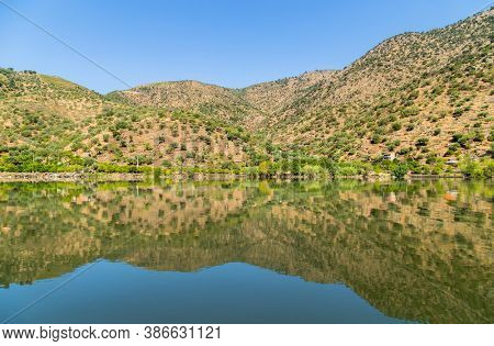 River Douro flowing in the north of Portugal. Douro Region.