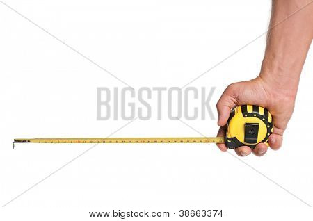 Main de l'homme avec le ruban à mesurer isolé sur fond blanc