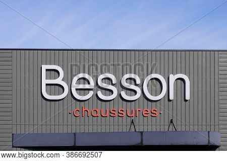 Bordeaux , Aquitaine / France - 09 20 2020 : Besson Chaussures Logo And Text Sign Of Shop Shoes Men 