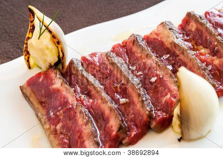 开胃牛肉里脊牛排。