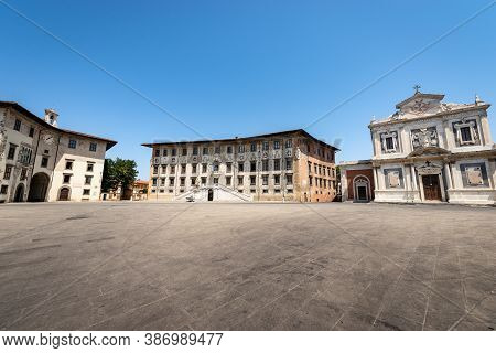 Pisa, Square Of The Knights (piazza Dei Cavalieri) With The Building Of The University (palazzo Dell