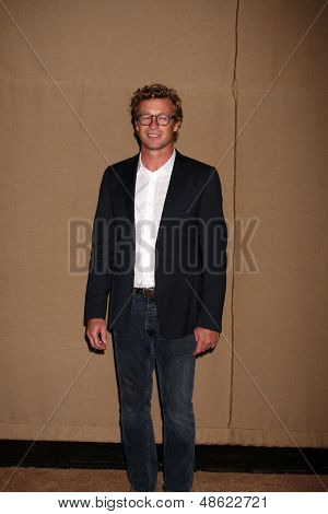 LOS ANGELES - JUL 29: Simon Baker dorazí na 2013 CBS TCA letní párty na soukromé umístění 