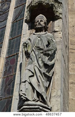 Statuer à l'église de Martini