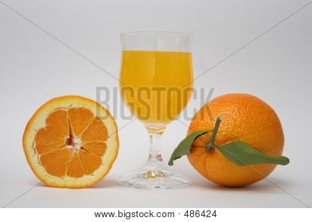 Oranžová
