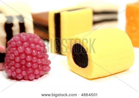 Dulces de frutas en forma de varios rollos de Color