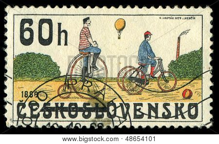 Československo - cca 1986: Razítko vytištěno v Československu, ukazuje obrázek Retro kolo, Circ