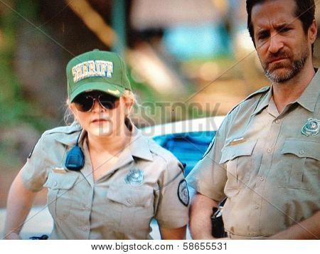 Jennifer Blanc, Richard Gunn on set of 