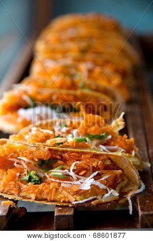 Khanom bueang, kind of Thai sweetmeat