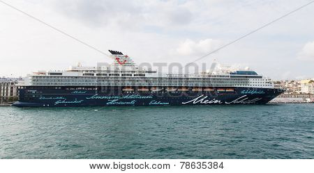 Cruise Ship