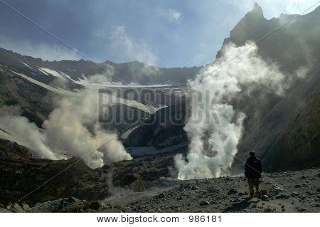 在火神的火山口