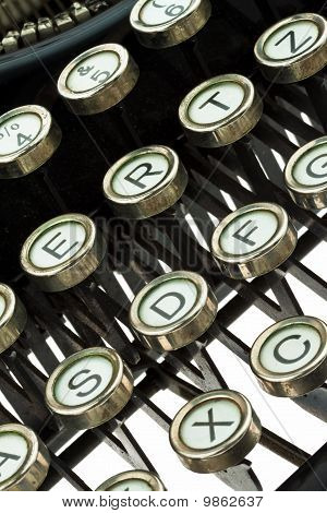 Dawnych, starych maszyn do pisania