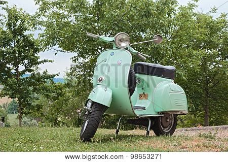 Vintage Scooter Vespa 125 Gtr (1969)