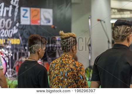 Barber Haircut Show Vintage Hairstyle