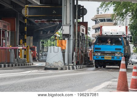 Gate For Expressway Fee Payment In Bangkok By Exat