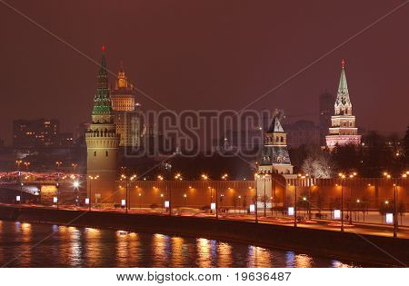 Moscú #2 (Rusia. Moscú. Torres de Kremlin.)