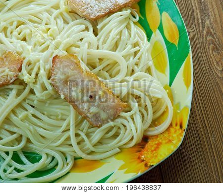 Linguine With Bacon And Cheese