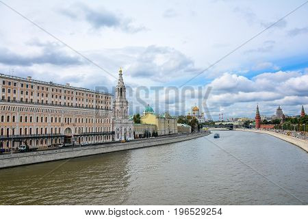 View of the Moscow River from Moskvoretsky Bridge