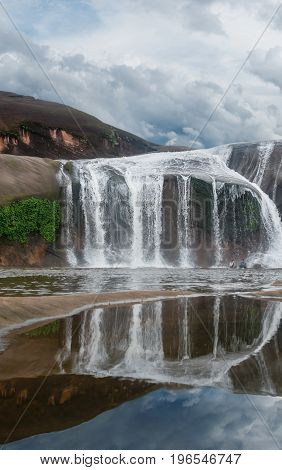 Tham Phra Waterfall