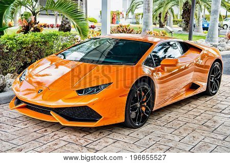 Supercar Lamborghini Aventador Orange