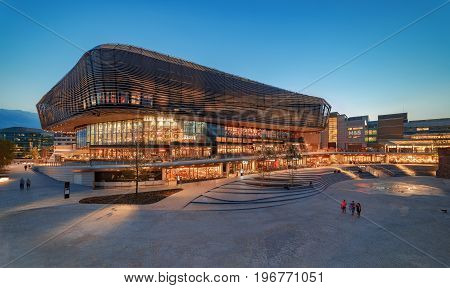 Southampton, UK. 24th July 2017. A twilight capture of the newly constructed 'Watermark Westquay' development of restaurants, bars and leisure facilities.
