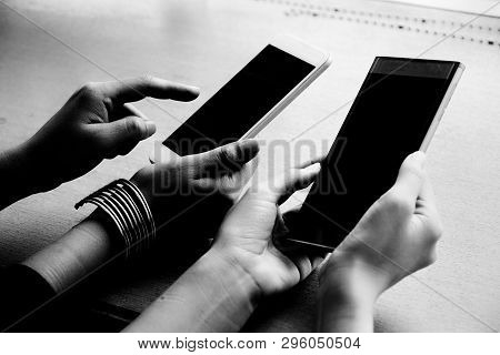 The Abstract Art Desgn Background Of Hipster Girl Using Mouile Phone,touching On Screen ,hipster Han