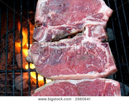 Forró tüzet gyújtani lédús T-Bone steak
