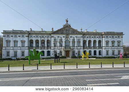 Warsaw, Poland. April, 2018.  Winged Flying Horses Pegasus Sculptures In Front Of The Krasinski Pala