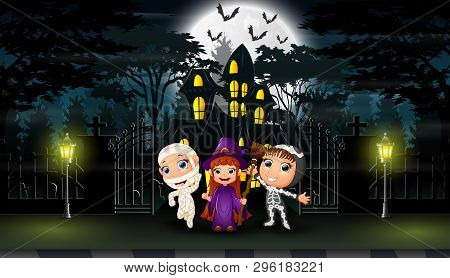 Happy Halloween Celebrate In Front Of The Hounted House