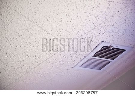 Popcorn Ceiling With A Heating Or Cooling Vent