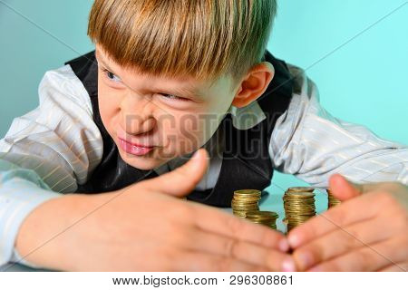 A Greedy And Greedy Rich Boy With Money Looks Around, Hiding Coins From Thieves And Enemies.