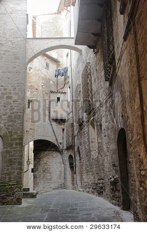 Antigua calle de Todi