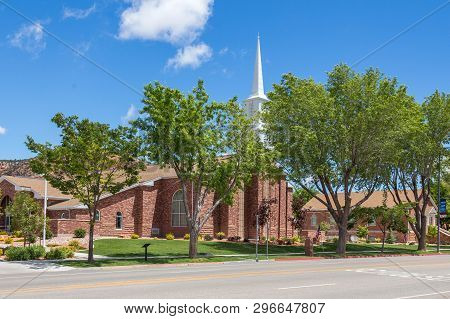 Kanab, Utah Usa - May 25, 2015: Street View Of Kanab Town In Utah Usa