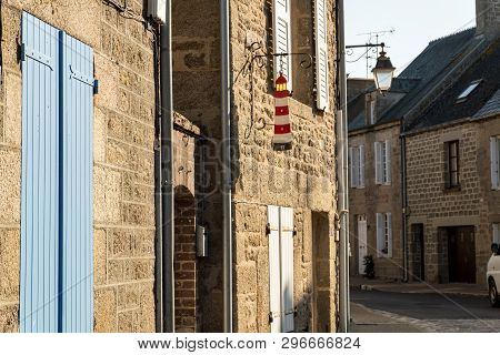 Barfleur, France - August 29, 2018: Street View In Barfleur, This Is One Of The Most Beautiful Villa