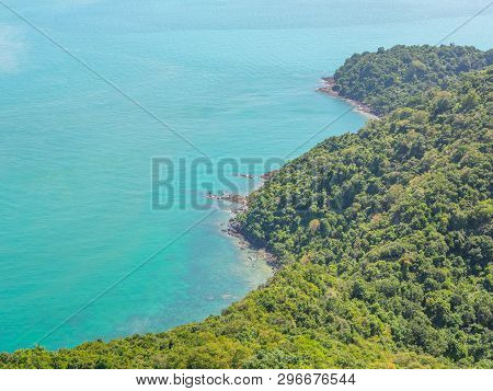 Coastline Of Tropical Island In Angthong National Marine Park.coastline Of Tropical Island With Turq