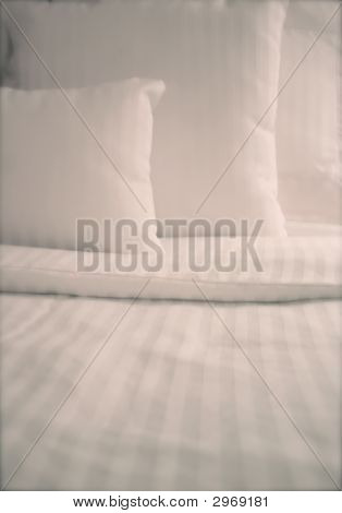Eenvoudige witte Bed