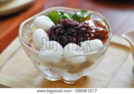 Red Bean And Dango,matcha Jelly With Azuki Beans And Shiratama Dumplings