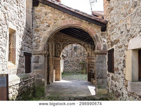 Barcena Mayor, Cabuerniga Valley, With Typical Stone Houses Is One Of The Most Beautiful Rural Villa