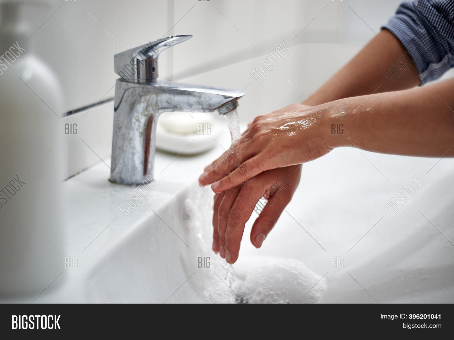 Hand Washing Rinsing Image & Photo (Free Trial) Bigstock