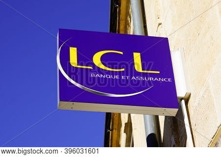 Bordeaux , Aquitaine / France - 11 11 2020 : Lcl Logo And Sign Of French Banque Et Assurance Bank Si