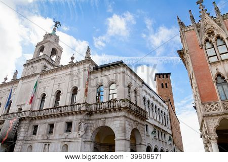 パラッツォ モロニ イタリア、パドヴァ